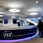 ISS fører an i fremtiden for rengøring i Danmark med robotter og bæredygtighed